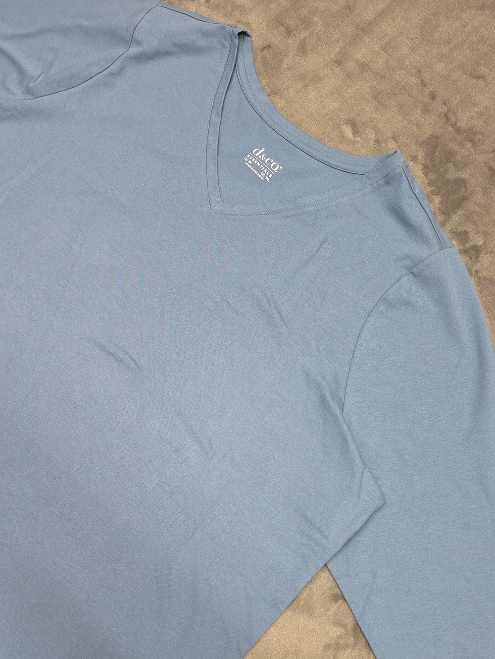 deco. Soft V-Neck Short Sleeve Tee in Dusty Blue